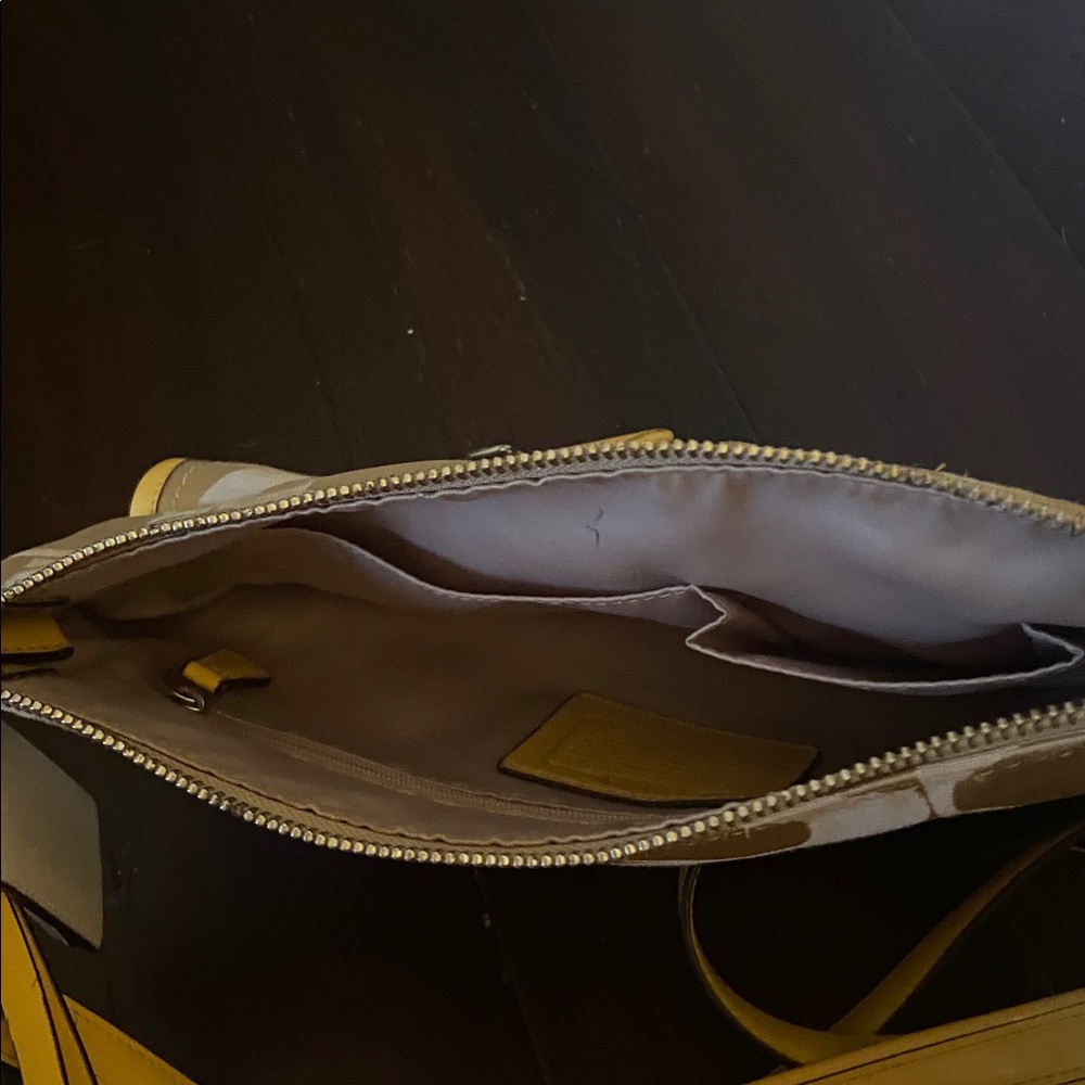 Coach purse🍄 - Picture 4 of 5